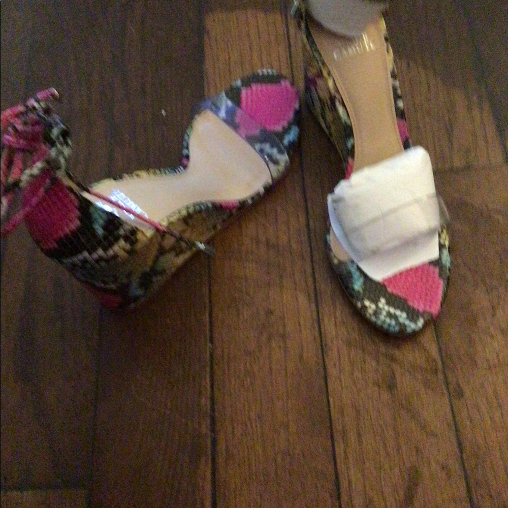 Wedge sandle multi colored snake print